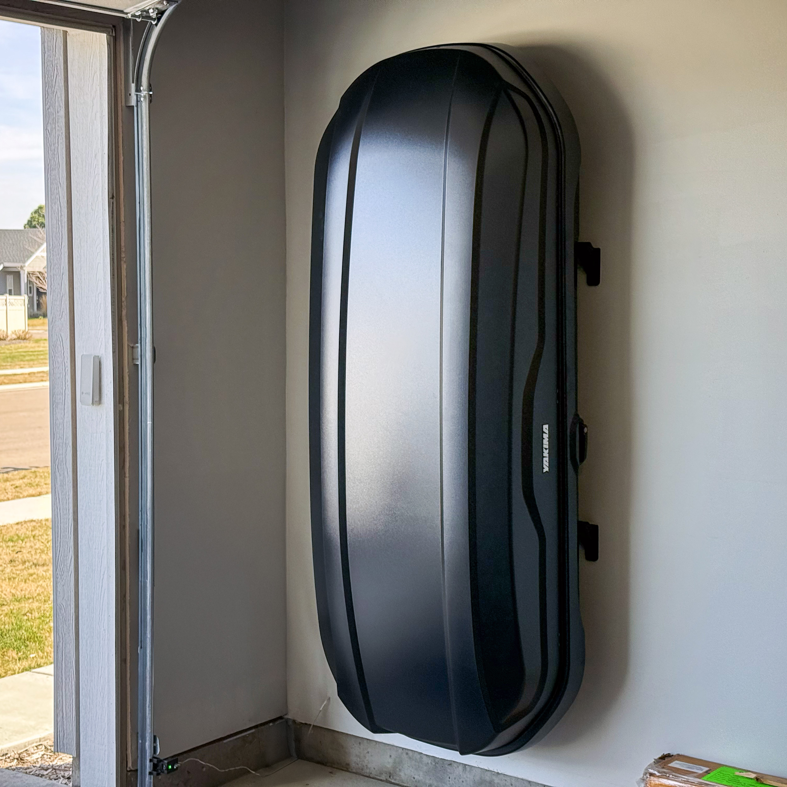 Roof Box Wall Mount — Yakima / Thule